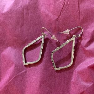 Gently used vintage Kendra Scott earrings.